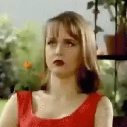 Paola Bracho Deboche e Ironia