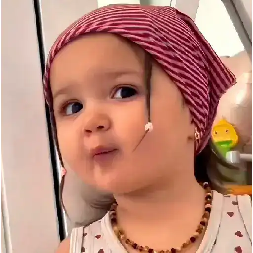 Bebês fofos reagindo 12