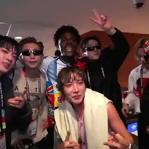 BTS 🫰🏻