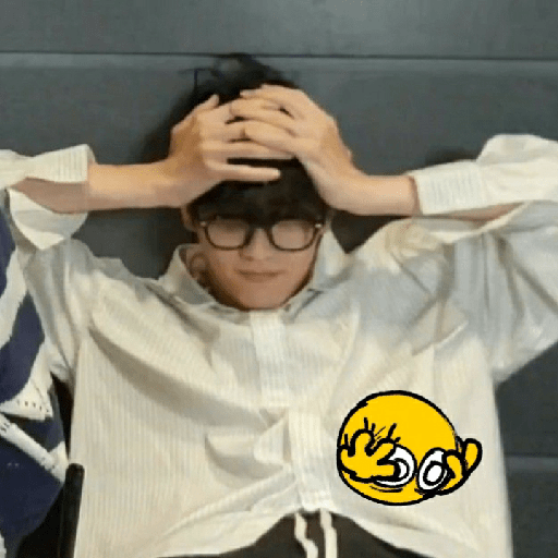 Soobin imitando emojis 7