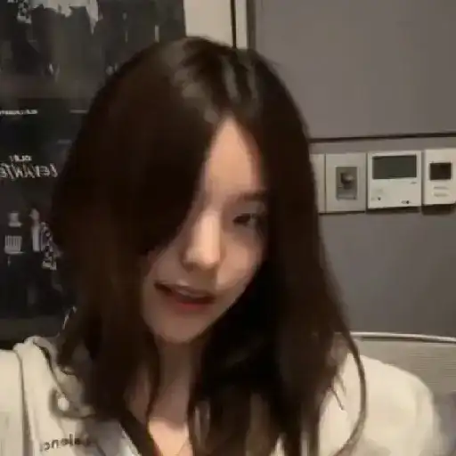 ( @sosohK ) Hwang Yeji  18