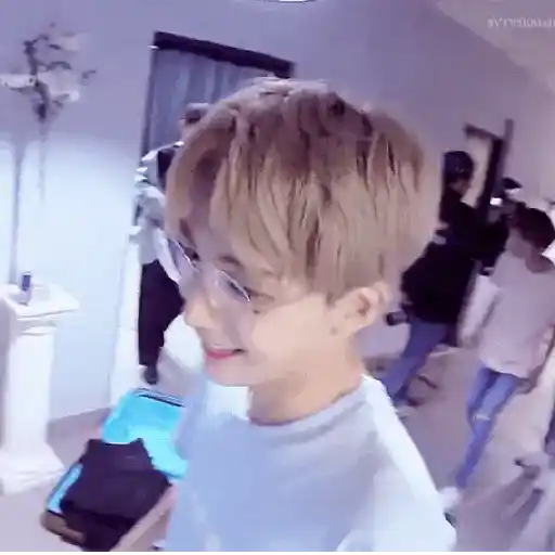 Just Jeonghan Gif 21