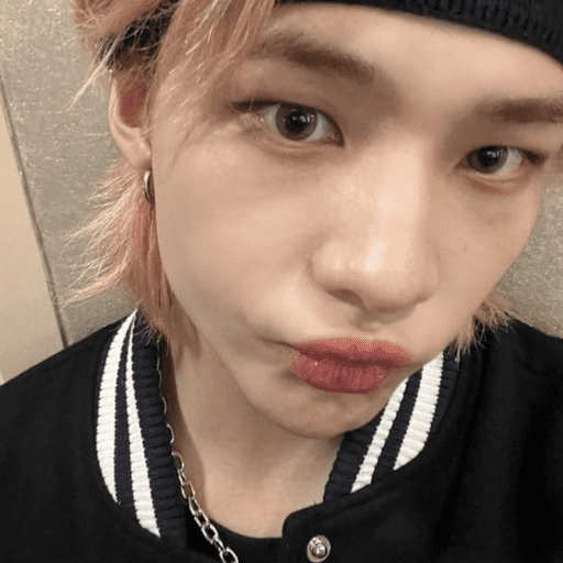 ᰋ   hyunjin/skz   ݁       ੭ 6