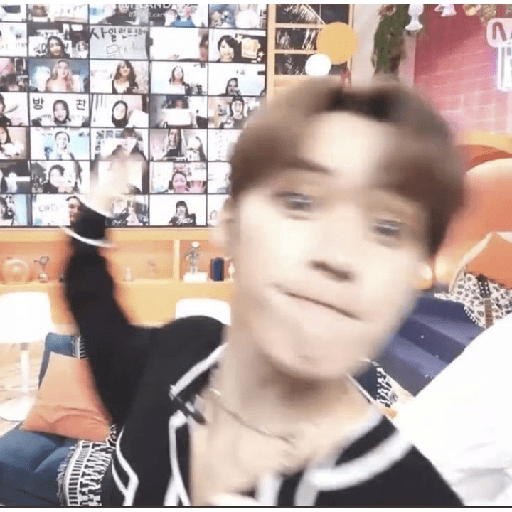 STRAY KIDS  17