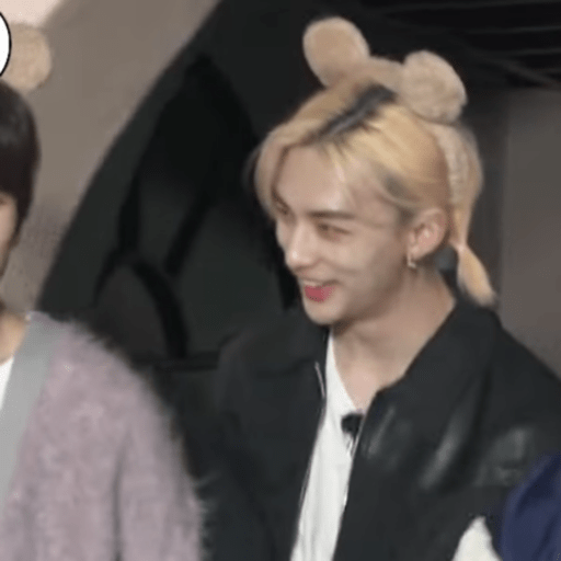 〆Hwang hyunjin 21