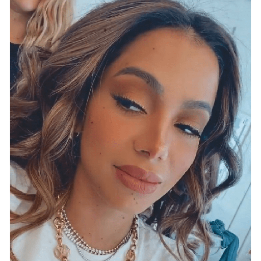 Anitta 25