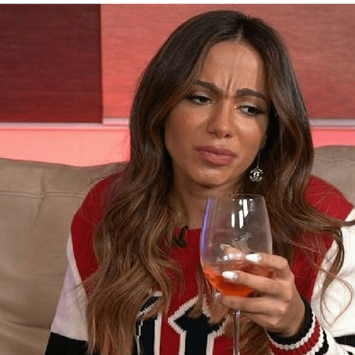 Anitta 28