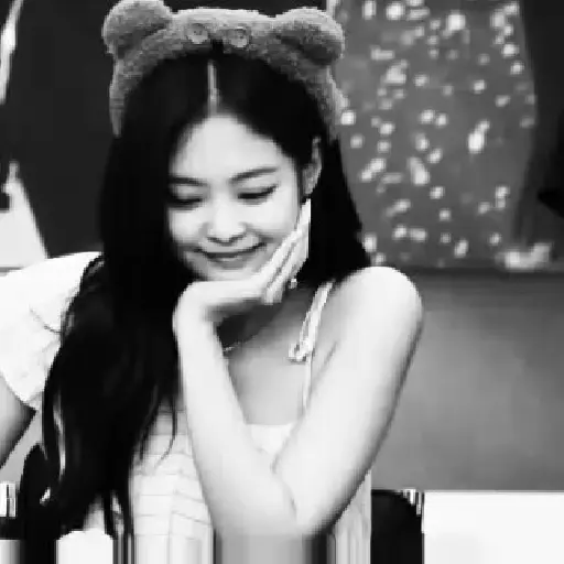 ✦ . JENNIE : 🐻 6