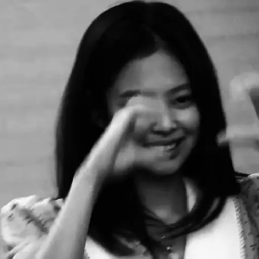 ✦ . JENNIE : 🐻 2