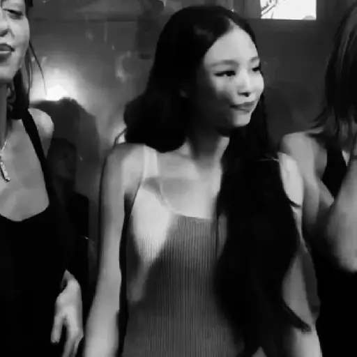 ✦ . JENNIE : 🐻 26
