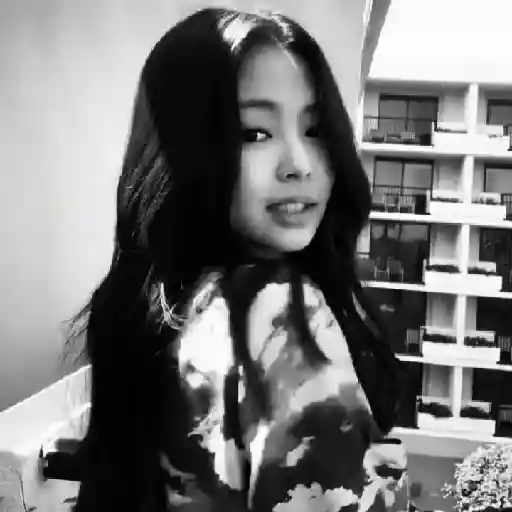 ✦ . JENNIE : 🐻 27