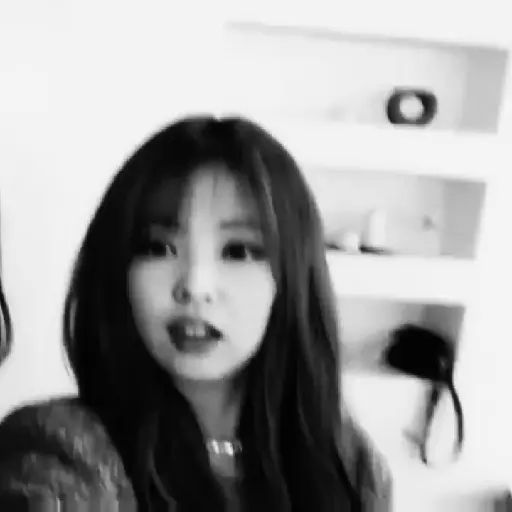 ✦ . JENNIE : 🐻 9