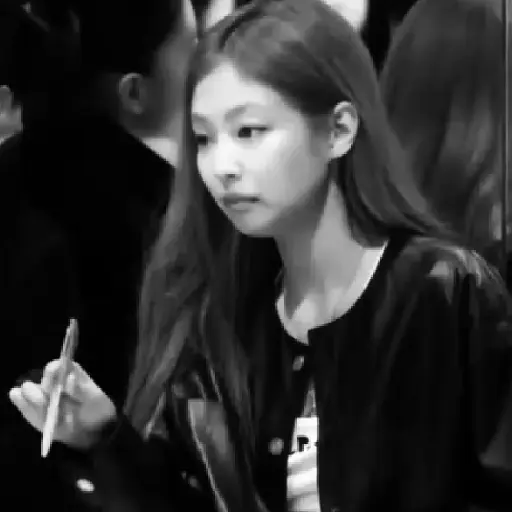✦ . JENNIE : 🐻 16