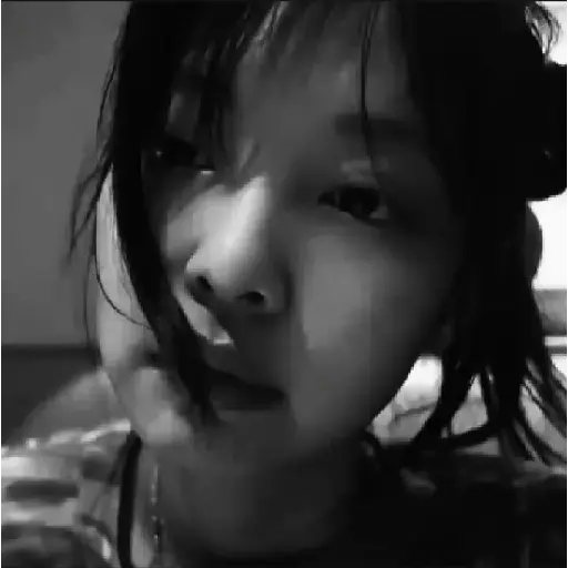 ✦ . JENNIE : 🐻 18