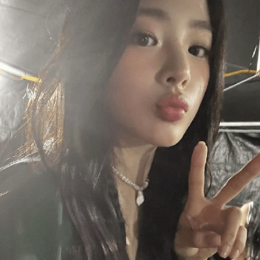 ✦ . MINJI : 🐻 2