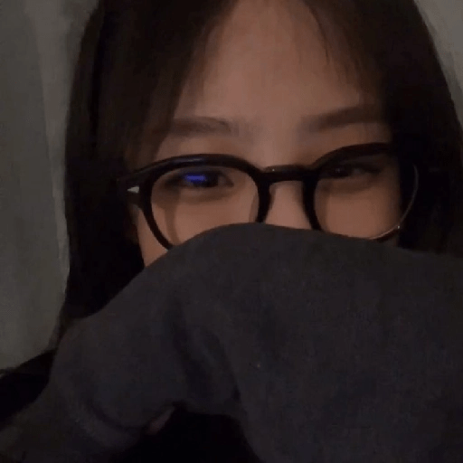 ✦ . MINJI : 🐻 4