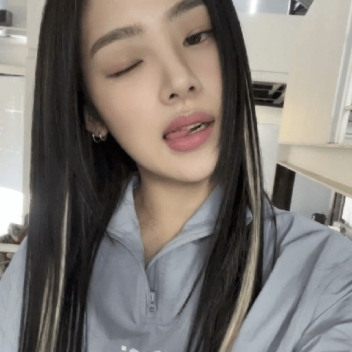 ✦ . MINJI : 🐻 11