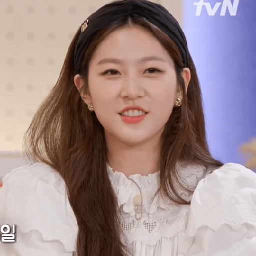 KIM SAERON 4