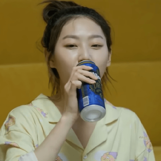 KIM SAERON 25