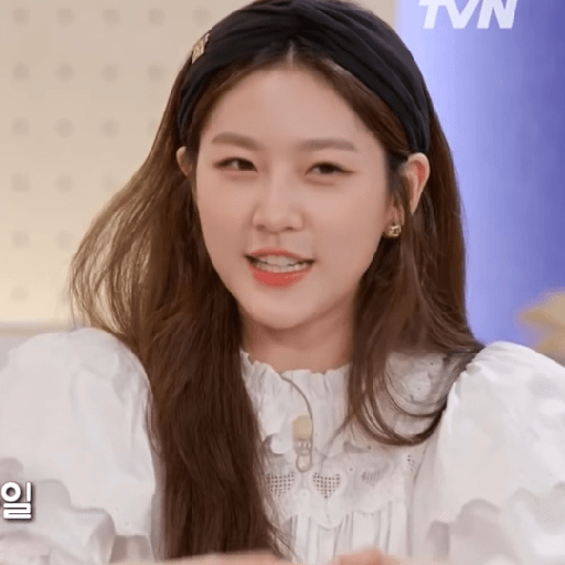 KIM SAERON 3