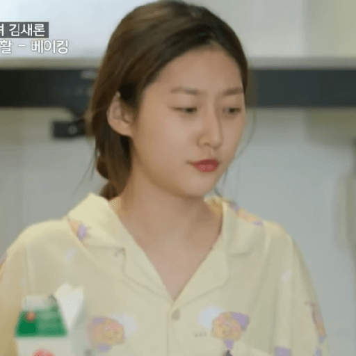 KIM SAERON 11