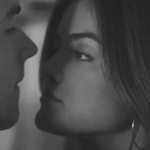 Lucy Hale 9