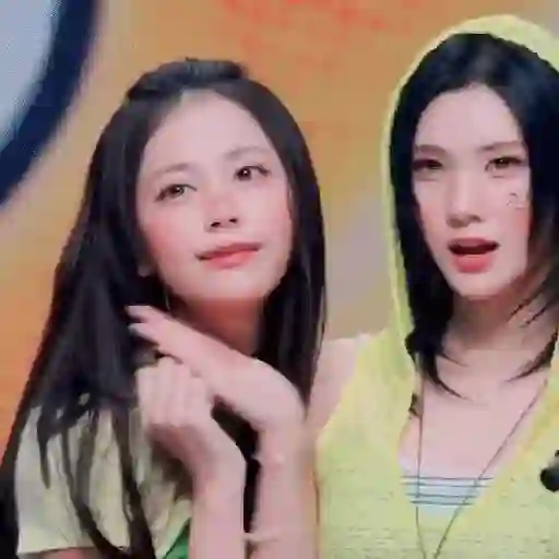 ✨ h2h hearts2hearts GIF ✨