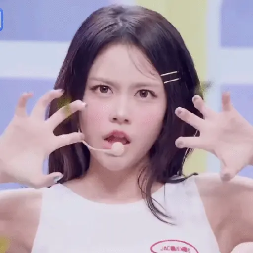H2H HEARTS2HEARTS GIF ❤️