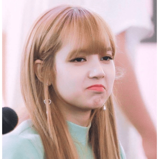Lisa blackpink 18