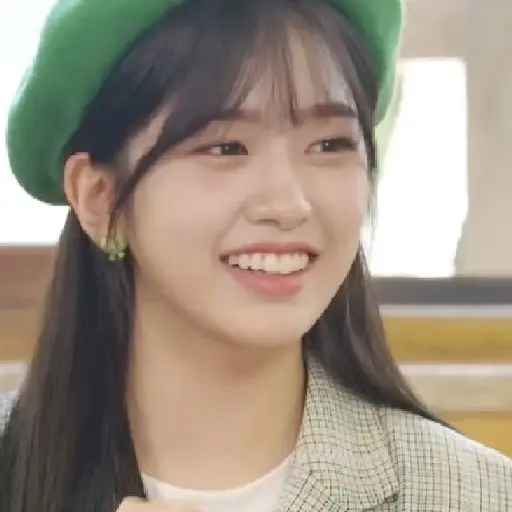 Yujin / @ive_stickers  4