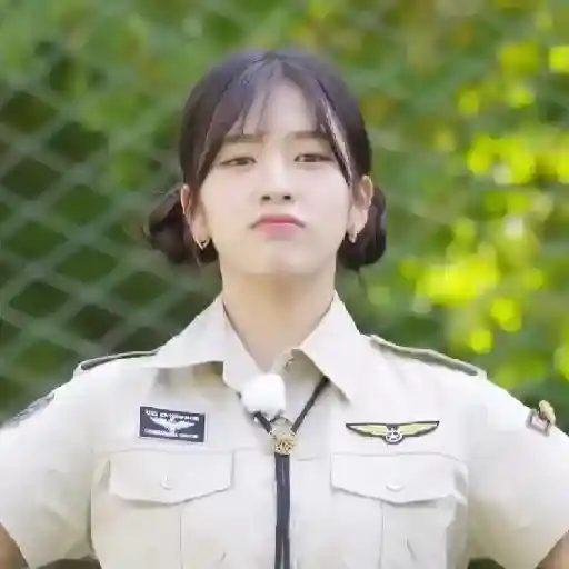 Yujin / @ive_stickers  7