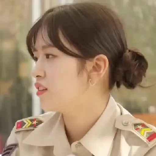 Yujin / @ive_stickers  10