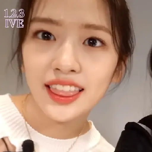 Yujin / @ive_stickers  3