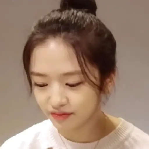 Yujin / @ive_stickers  4