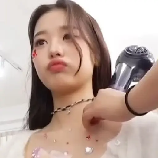 Wonyoung / @ive_stickers  10