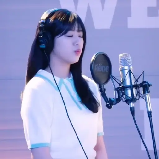 Yujin / @ive_stickers  6