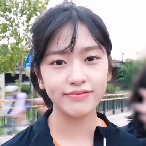Yujin / @ive_stickers  1