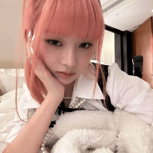Rei pink hair 1