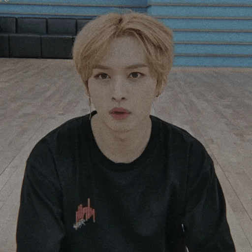 Lee know 8
