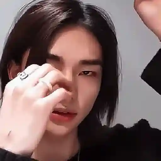 Lyly  • ( Hyunjin  bf's 🪻 9