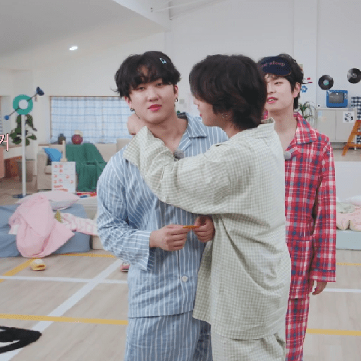 Lyly  •  ( Stray Kids bf's 🪻 30