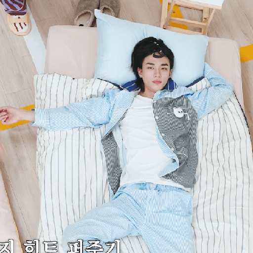 Lyly  •  ( Stray Kids bf's 🪻 12