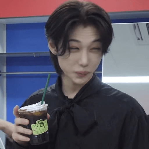 Kpop random 3 🤑 17