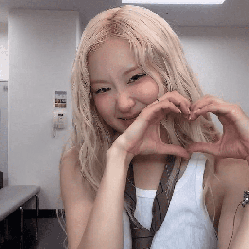 Rosé hearts ⭐ 4