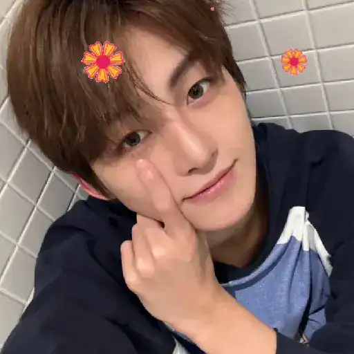Jihoon  .  ♡ 4