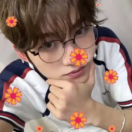Jihoon  .  ♡ 8