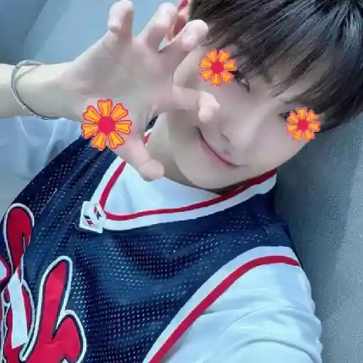 Jihoon  .  ♡ 7