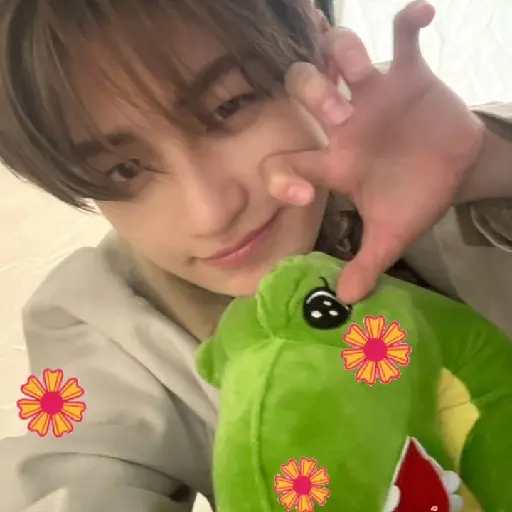 Jihoon  .  ♡ 6