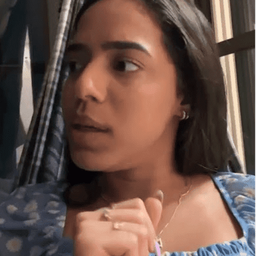 Mirella Santos | Linha 15