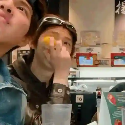 Kpop random 9